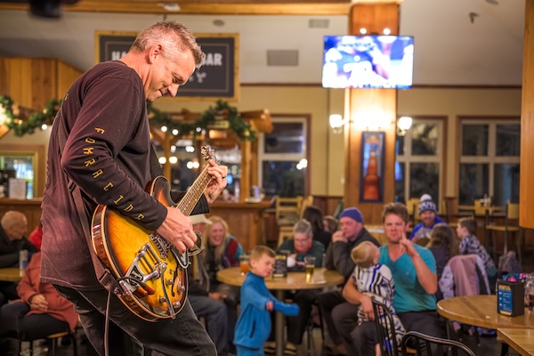 Jon Bos Moose Lounge